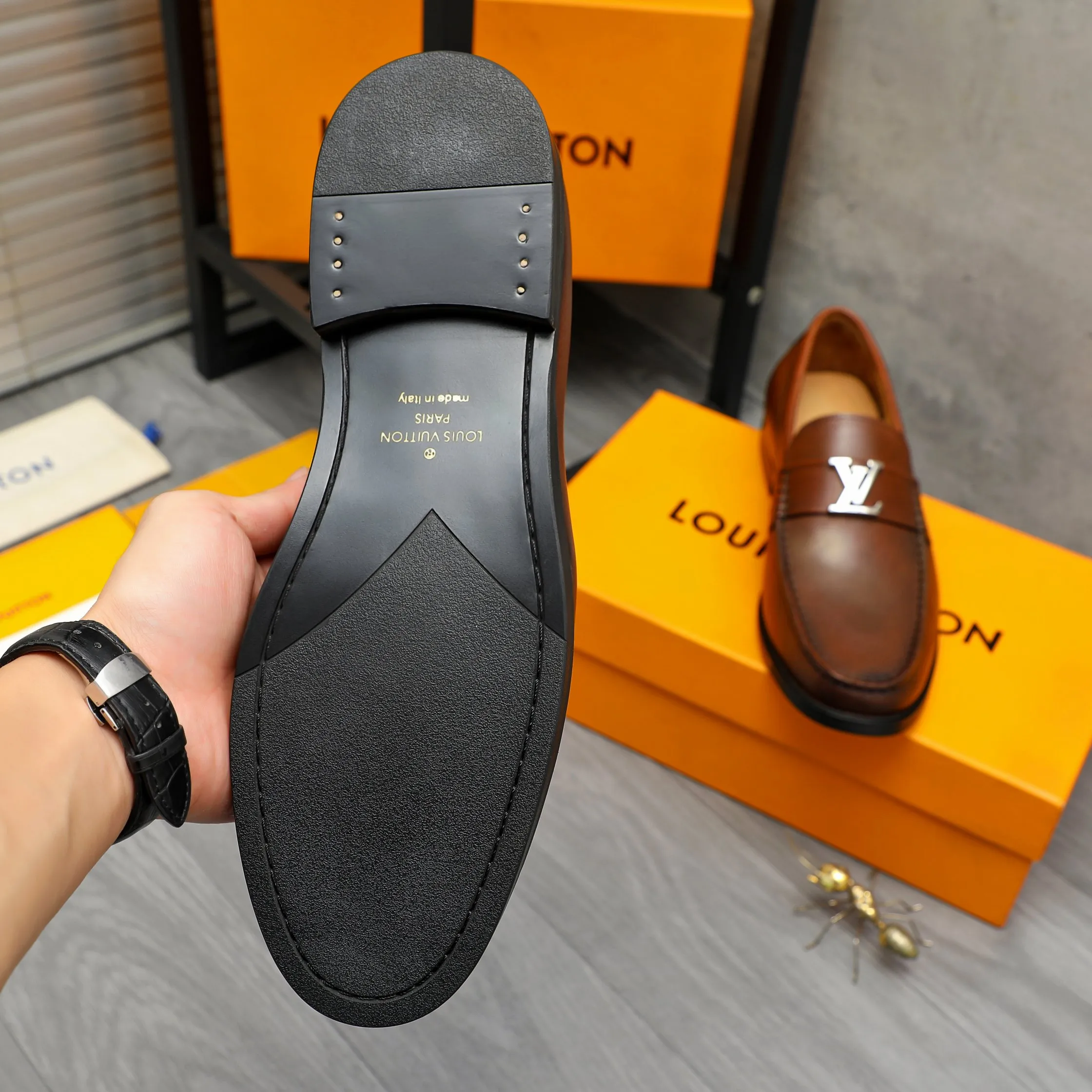 Men's shoes 💰442 Product trademark: LV "Louis Vuitton" business slip-on leather shoes Regular size: 38-46 (45.46 custom-made, non-returnable) Product materials: Selected color-brushed cowhide upper, cowhide lining, original rubber outsole